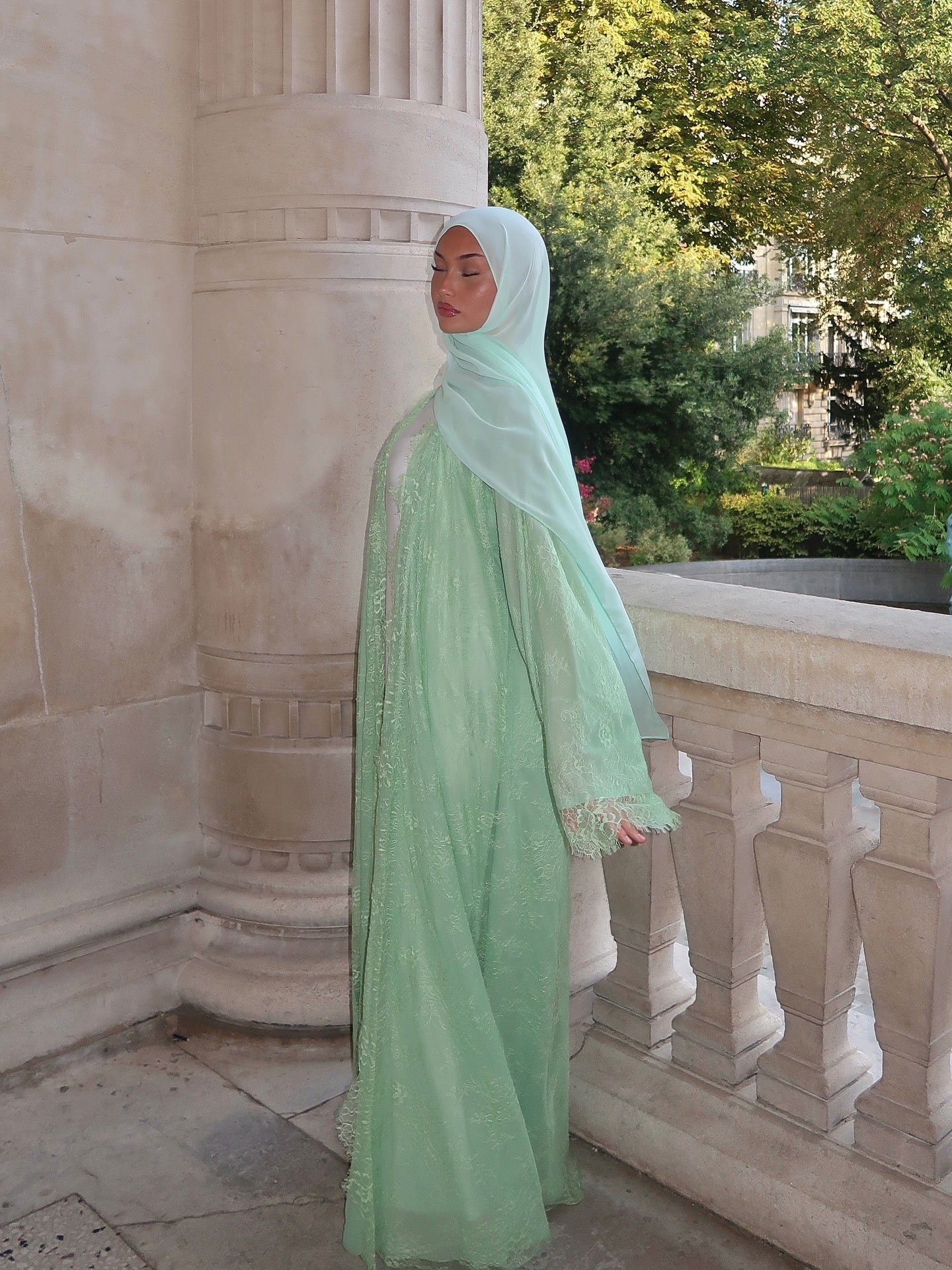 [CREATION ATELIER DUBAÏ]
Kimono en Dentelle doublé mousseline - hijab inclus
