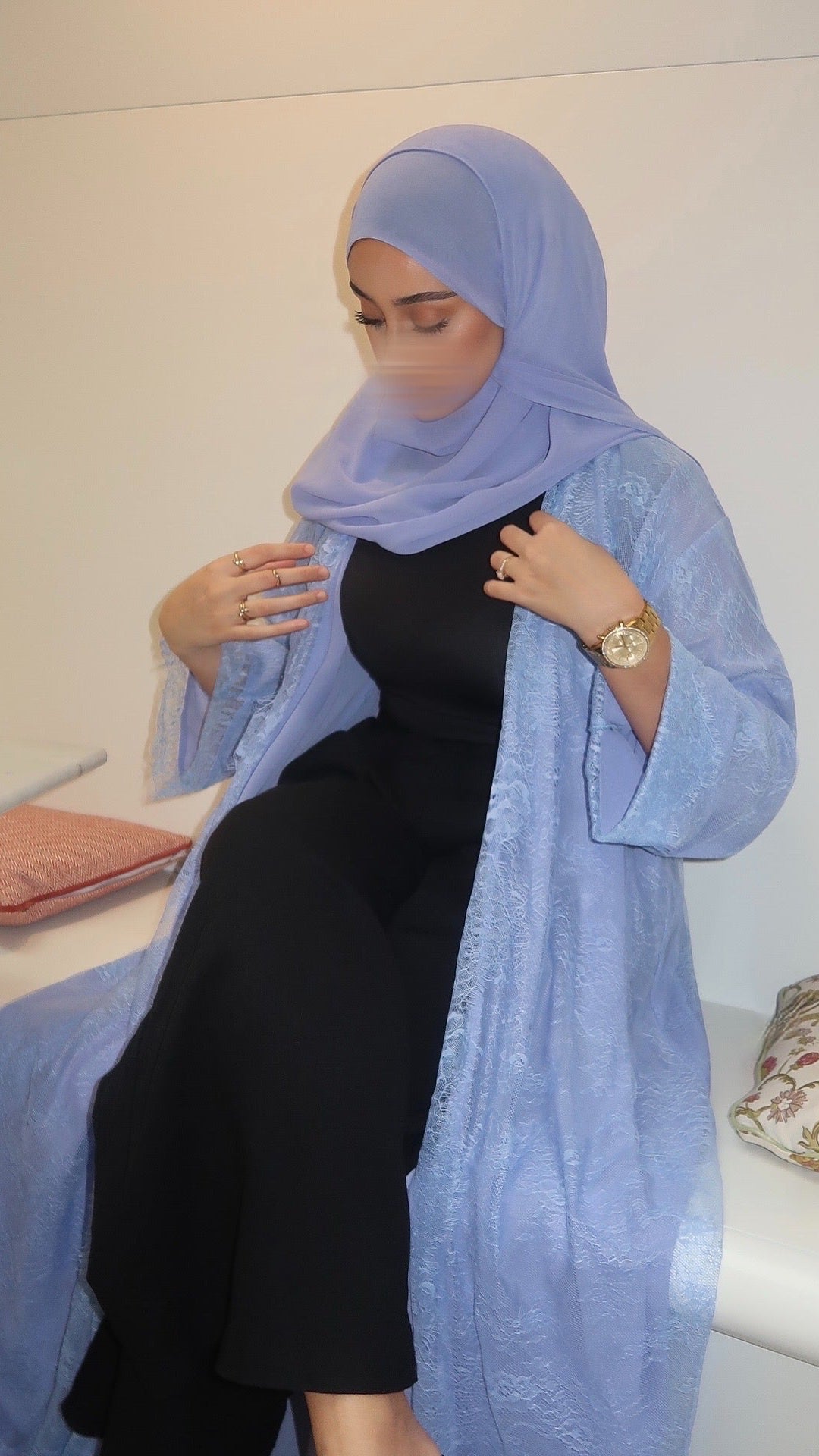 [CREATION ATELIER DUBAÏ]
Kimono en Dentelle doublé mousseline - hijab inclus