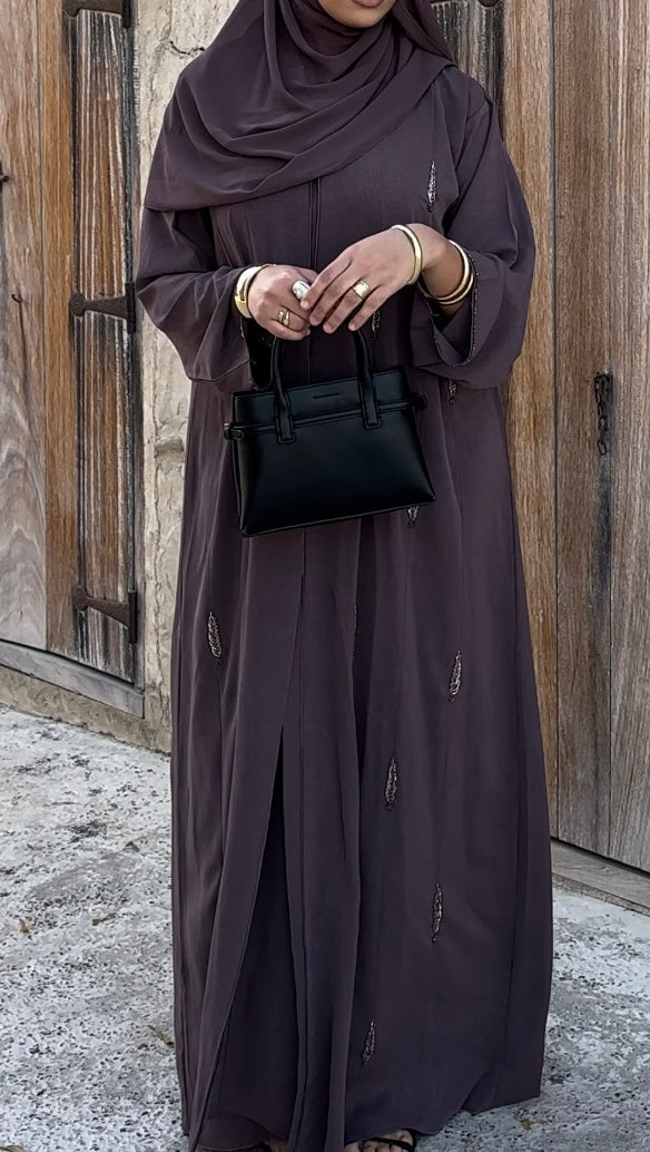[CREATION ATELIER DUBAÏ]
ABAYA Mayr - hijab inclus